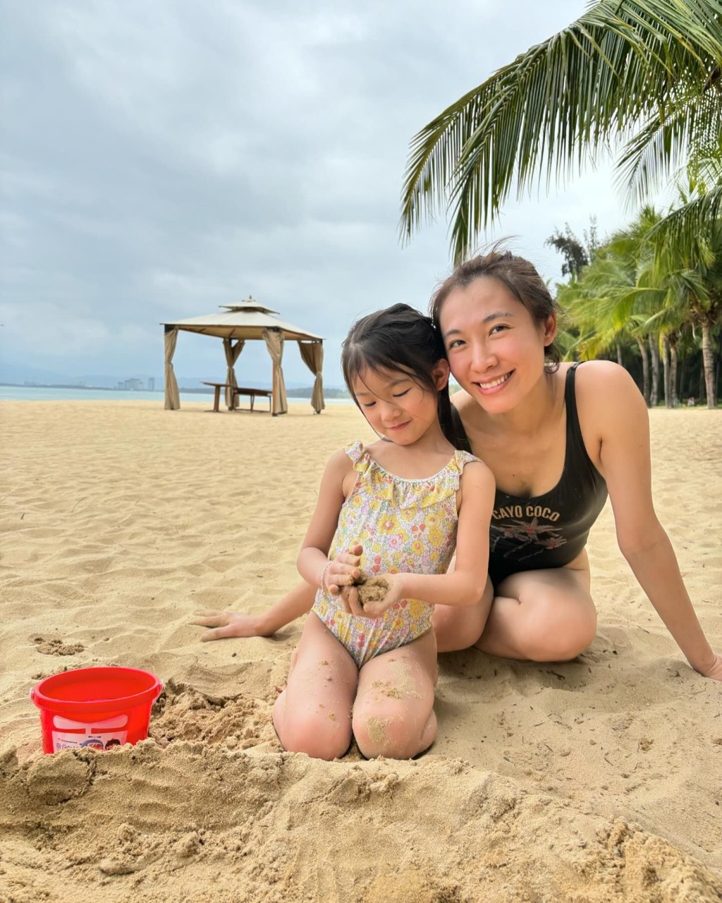 百億少奶李美慧驚愕買到發霉麵包！網友紛紛呼籲投訴