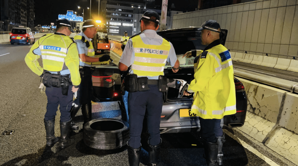 中環凌晨突發驚險車禍 驅車逃逸引關注