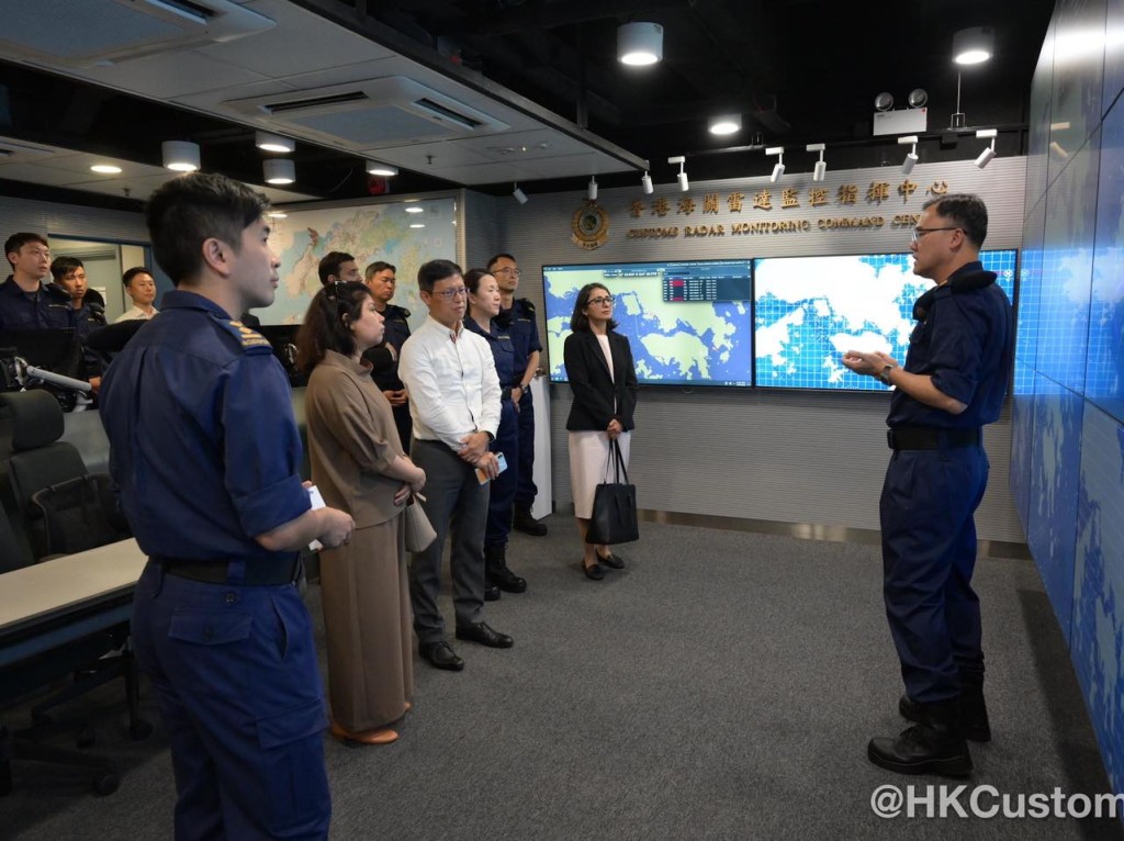 印度駐港總領事參觀香港海關 促進雙方貿易與合作