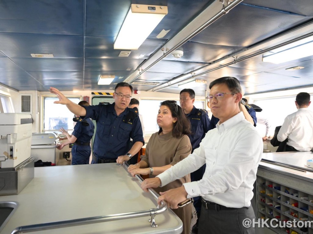 印度駐港總領事參觀香港海關 促進雙方貿易與合作