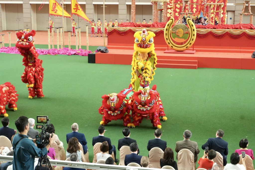 新賽季盛典：沙田馬場熱鬧開幕