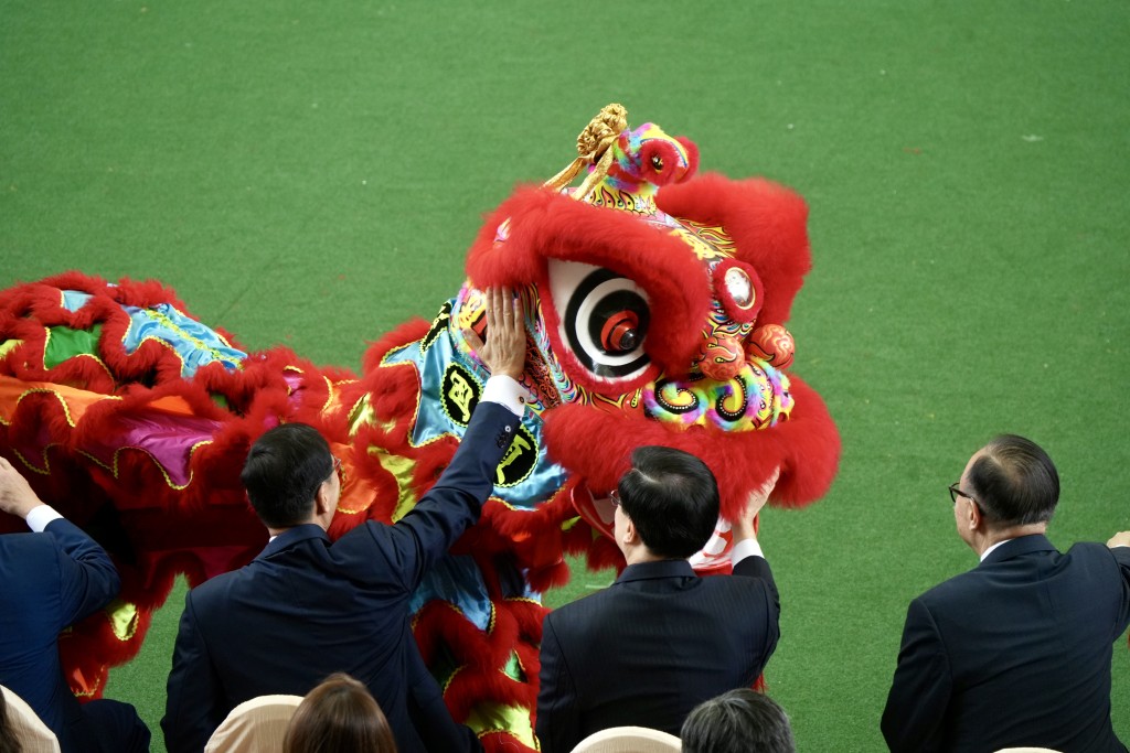 新賽季盛典：沙田馬場熱鬧開幕