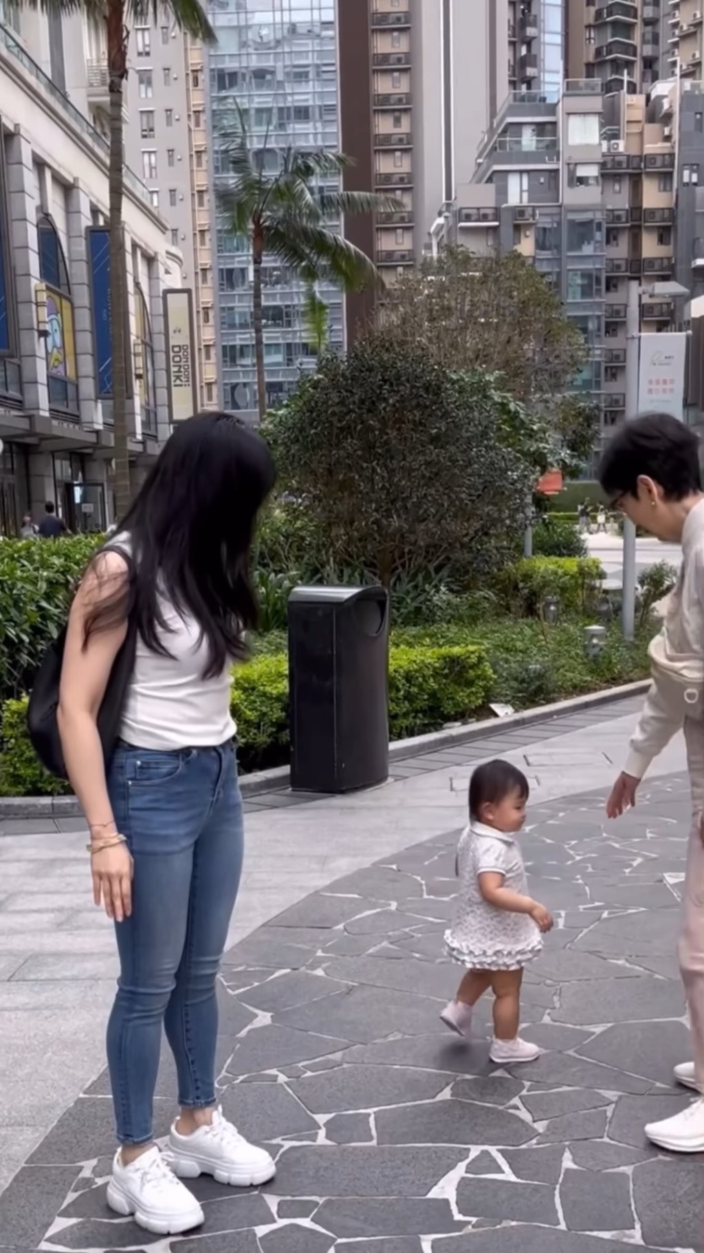 石修與孫女Luna的溫馨超市之旅