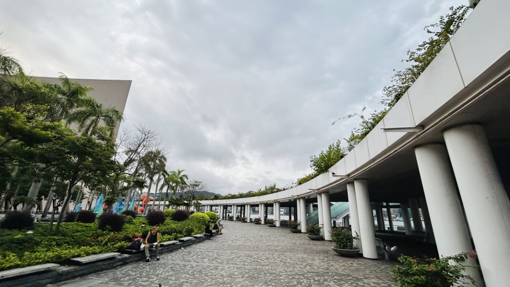 高空擾動席捲廣東沿岸，雷陣雨即將來臨