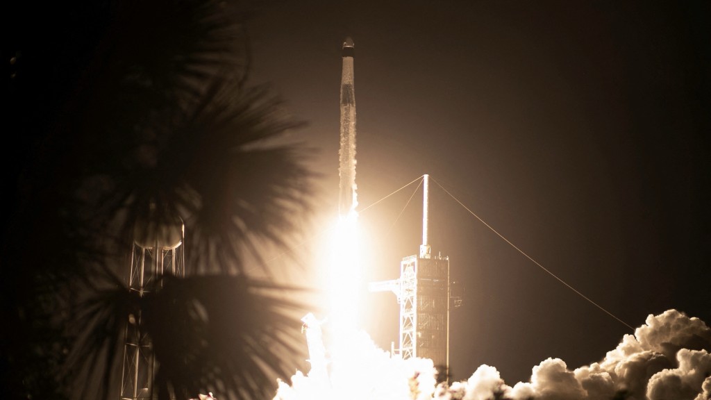 民間太空漫步的歷史性時刻：SpaceX首次成功出艙