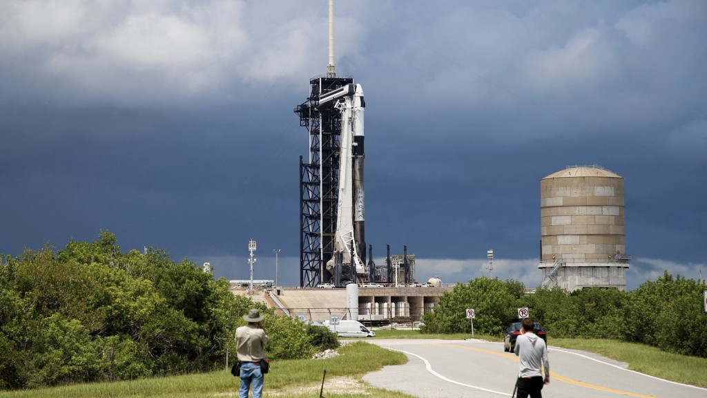 民間太空漫步的歷史性時刻：SpaceX首次成功出艙