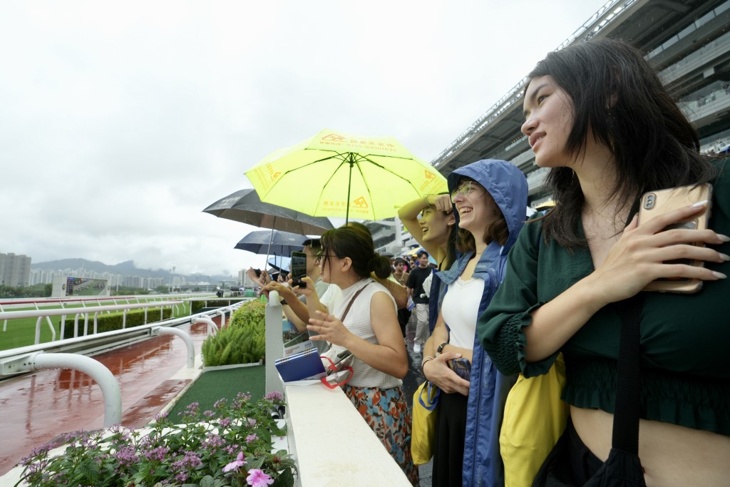 新馬季熱鬧開鑼，沙田馬場迎來全城期盼