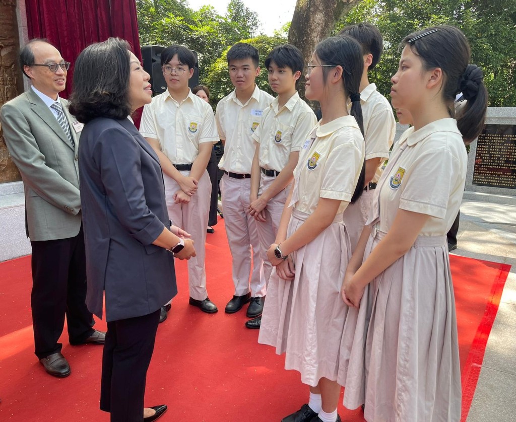 烏蛟騰烈士紀念園重修揭幕儀式隆重舉行