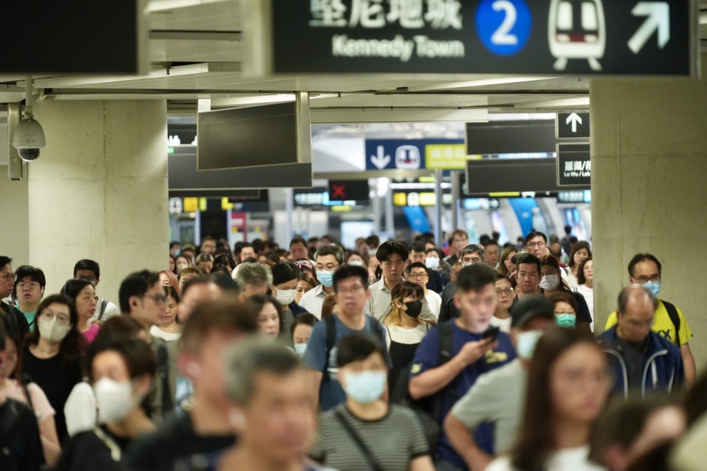 颱風摩羯逐漸遠離 本港市民滿意天文台安排