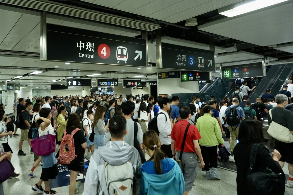 颱風摩羯逐漸遠離 本港市民滿意天文台安排