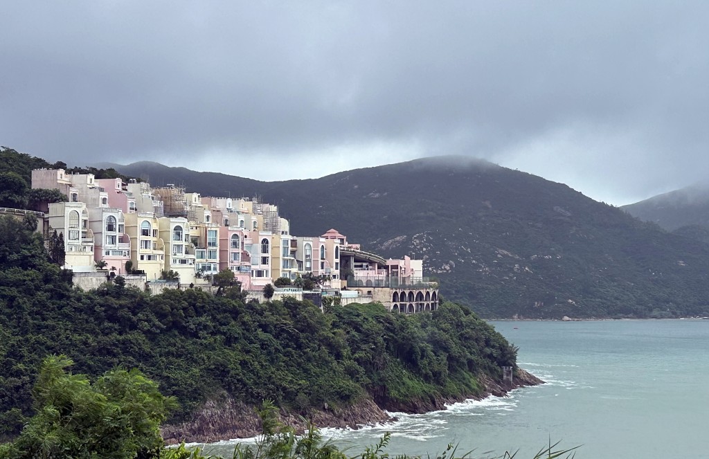 颱風襲港「摩羯」下的紅山半島：風雨中見修繕與崩塌